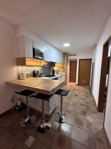 Kitchen, Lecheria 2 Habitaciones Piscina Internet 300mb Cafe terraza in Puerto La Cruz