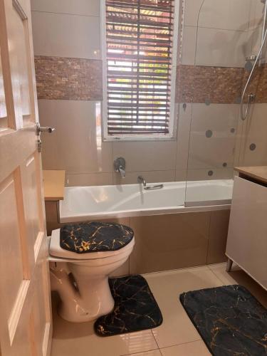 Charming Norwood Retreat - Private Pool Garden Oasis Prime Location - image 2