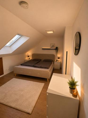 Moderne Dachgeschosswohnung in Bunde (Herford)