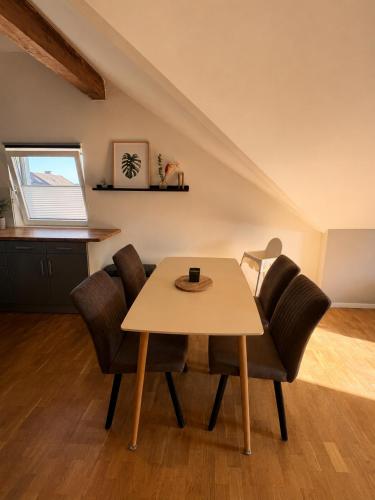 Iekārtas, Moderne Dachgeschosswohnung in Bunde (Herford)