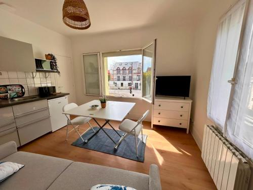 studio lumineux à 2 pas de la plage avec parking privé - Location saisonnière - Ouistreham