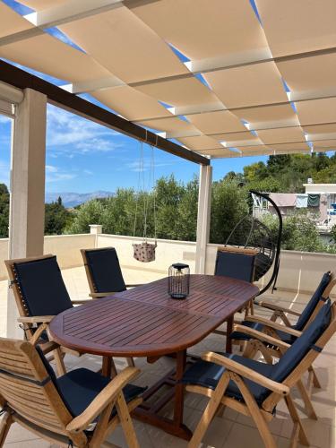 Villa Olea Maris - Pool, Olive Garden and Sea View in Trpanj