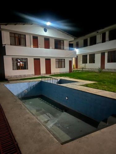 Bassein, Las Lomas Hotel in Caraz