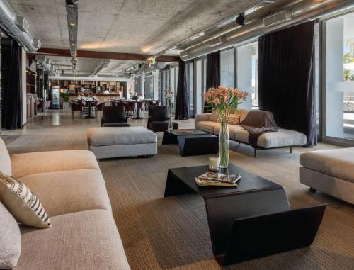 Pub/Lounge, Dazzler by Wyndham Colonia in Colonia del Sacramento