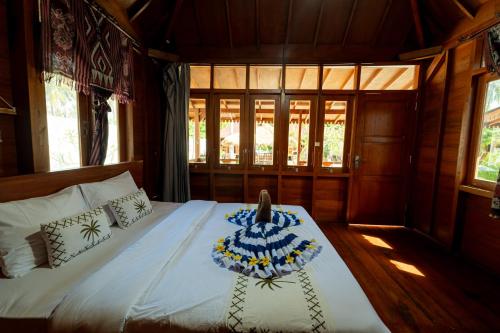 Welly Bungalow Room Type - Queen Room with Pool View