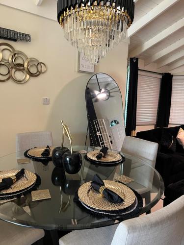 Instalaciones, Paradise Harbour Tropical Luxury Retreat Fully AC in Old Harbour