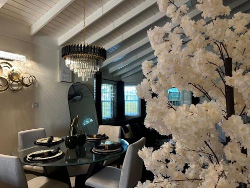 Instalaciones, Paradise Harbour Tropical Luxury Retreat Fully AC in Old Harbour