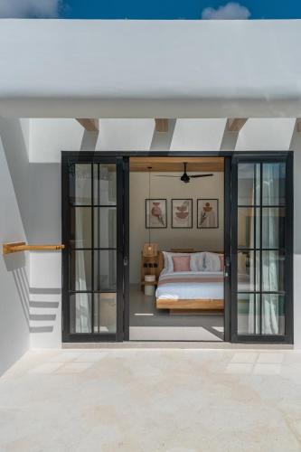 Modern Chic 1-Bedroom & 2-Bedroom Pool Villas Near Bingin Beach - image 3