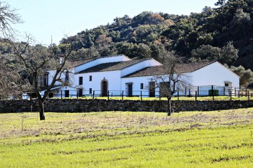  Villa Escutia, Pension in Cazalla de la Sierra bei El Cerro del Hierro