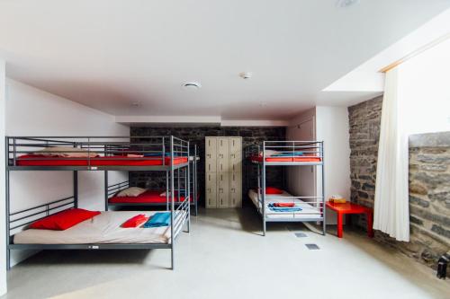 1 bunk bed