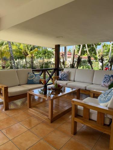Vikena beach house in Los Cobanos