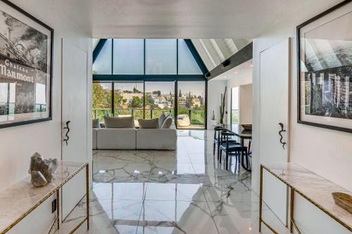 Luxe Hollywood Hills A-Frame: Iconic Former Venue!