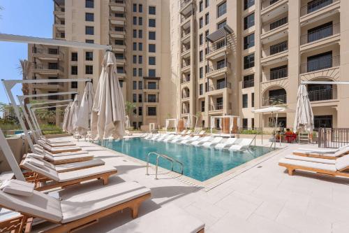 StayShort - Stylish 1BR Apartment - Near Burj AlArab - Family-Friendly - Sleeps 4 near Zaap