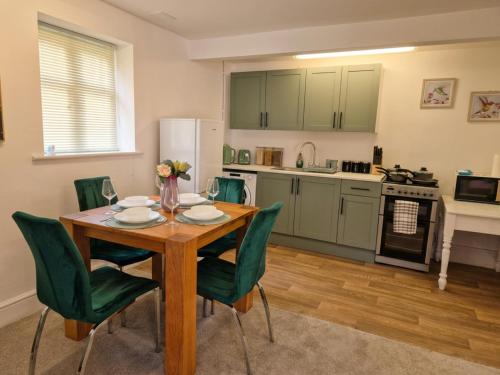Chester 1BR Detached House Sleeps 5 with Double Sofa Bed in Pulford