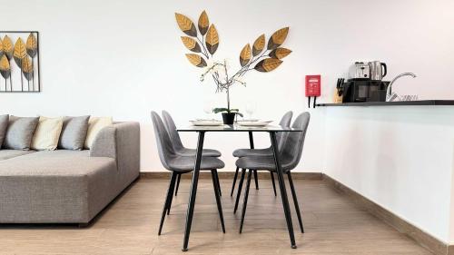 Stylish 1BR Apartment at AKA Residence with Pool G - Facilities