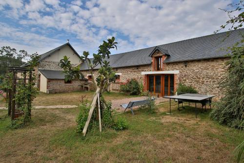 La Charreterie -Ferme La Baconnerie in Moon-sur-Elle