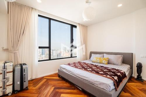 Cozy 2-bedroom on 32nd with swimming pool - image 4