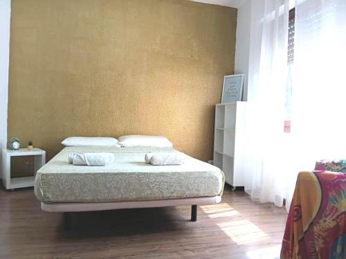Chez Moi White Room