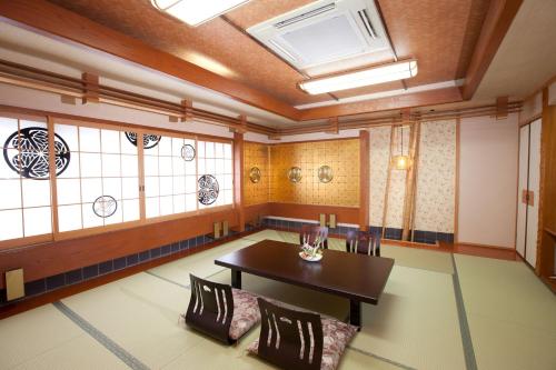 히토마루카단 료칸 (Hitomarukadan Ryokan) in 아카시