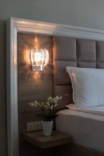 Impresamente Art Hotel – Sofia, NY