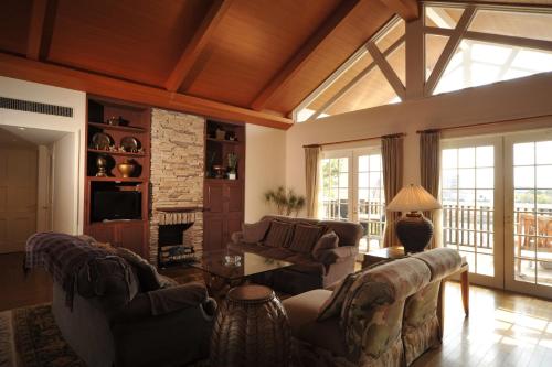 Three-Bedroom Suite Cottage