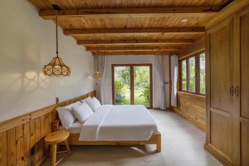 Lat Valley Retreat Village in Lam Ha District