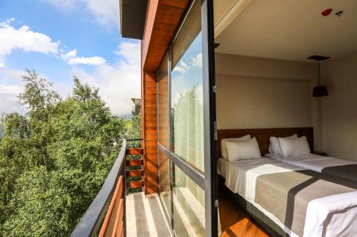 Skats, Lens Design Hotel in Kazbegi
