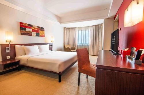 Java Paragon Hotel and Residences Room Type - Deluxe King Room