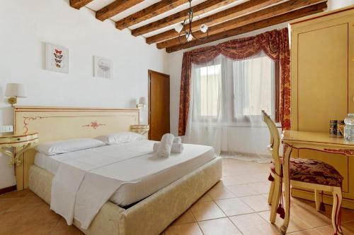 Rialto Rooms