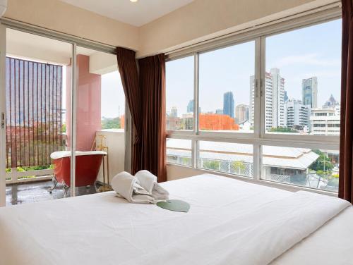 Baan Sabai Rama IV Apartment, Bangkok (photo 2)