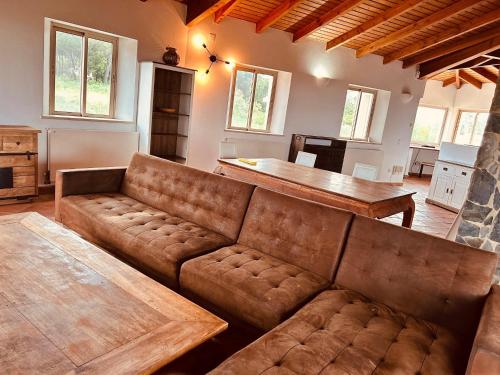 Villa with pool sea views and beach access - image 2