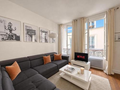 Entire 1BR Apartment in Paris Centre Near Louvre