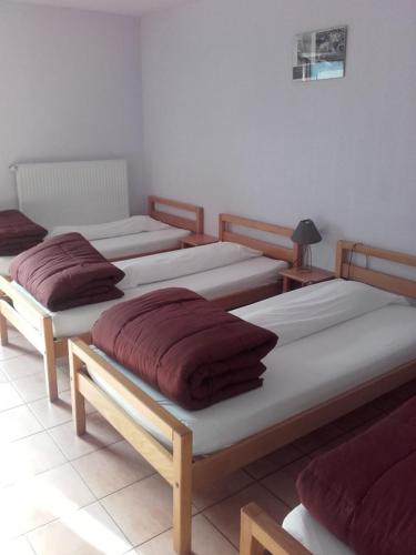 1 twin bed