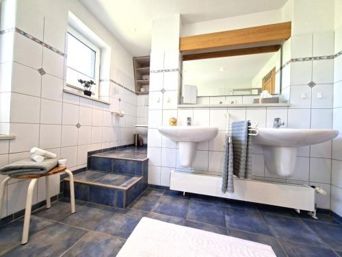 ห้องน้ำ, Haus Wattenblick Wohnung Lachmöwe (Haus Wattenblick Wohnung Lachmowe) in วาร์เวรอร์ท
