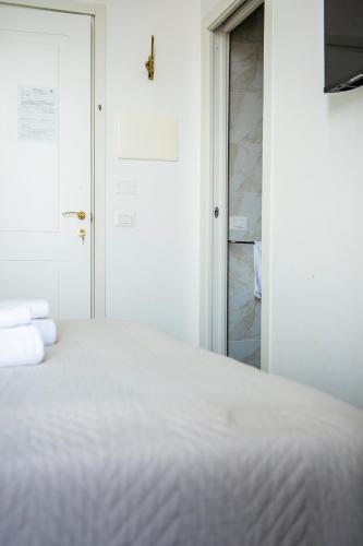 B&B Napoli Central Gate Room Type - Small Double Room