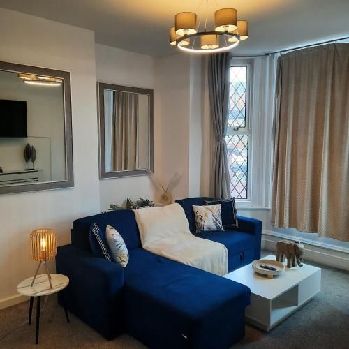 Home in Woodhouse, Leeds,Free 4 Car Parking,Free WiFi, Leeds