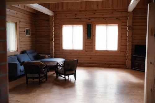 Koplietošanas atpūtas telpa ar TV, Quiet Log House Getaway in Nature in Tartumaa