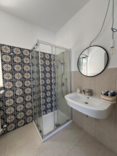 Fürdőszoba, La Casa di Carlo in Fara Filiorum Petri