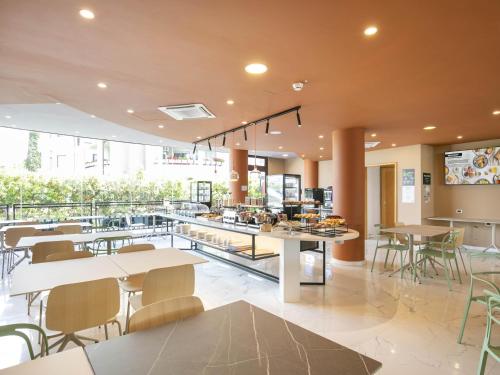 Pub/Lounge, B&B HOTEL Latina in Latina