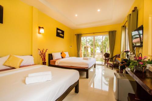 2 double beds
