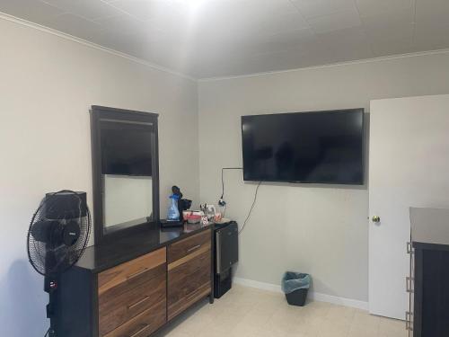 Közös társalgó / TV, Chambre chez lhabitant en Gaspsie - sans petit djeuner fourni in Paspébiac (QC)