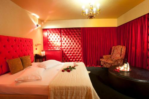 The Crystal Blue Hotel - image 9