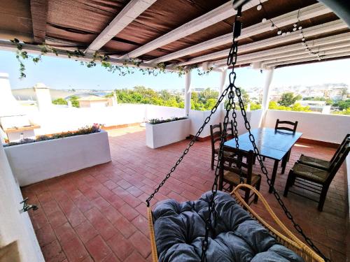 ระเบียง/ชานเรือน, Portimão Guest House - Suites & Rooms, Rooftop River View, BBQ & AC (Portimao Guest House - Suites & Rooms, Rooftop River View, BBQ & AC) in บัววิสตา