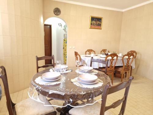 Portimão Guest House - Suites & Rooms, Rooftop River View, BBQ & AC (Portimao Guest House - Suites & Rooms, Rooftop River View, BBQ & AC) in บัววิสตา