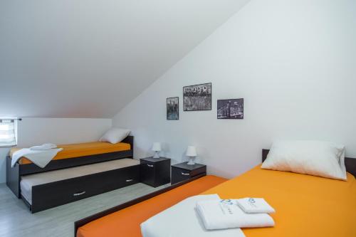 Apartments Domuzin