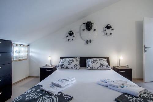 Apartments Domuzin