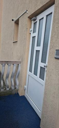 Зовнішній вигляд готелю, Buric Rooms in Никшич