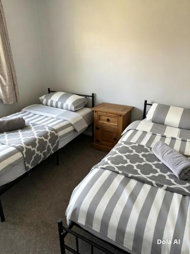 Budget Friendly, comfortable 3 BR HSE,Close to City Centre,Sleeps 5 in 戴布魯克