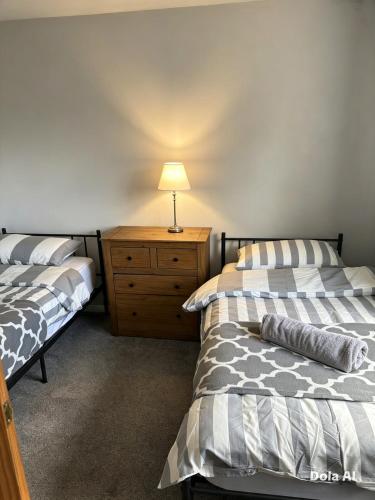 Budget Friendly, comfortable 3 BR HSE,Close to City Centre,Sleeps 5 in 戴布魯克