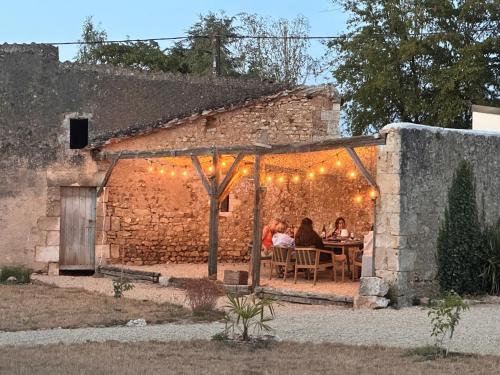 Instalaciones, La Ferme des Hautes Roches in Vouille